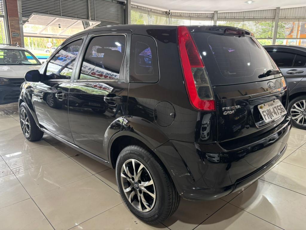 FORD Fiesta Hatch - Foto