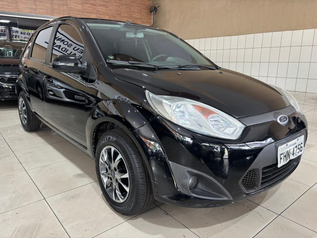 FORD Fiesta Hatch - Foto