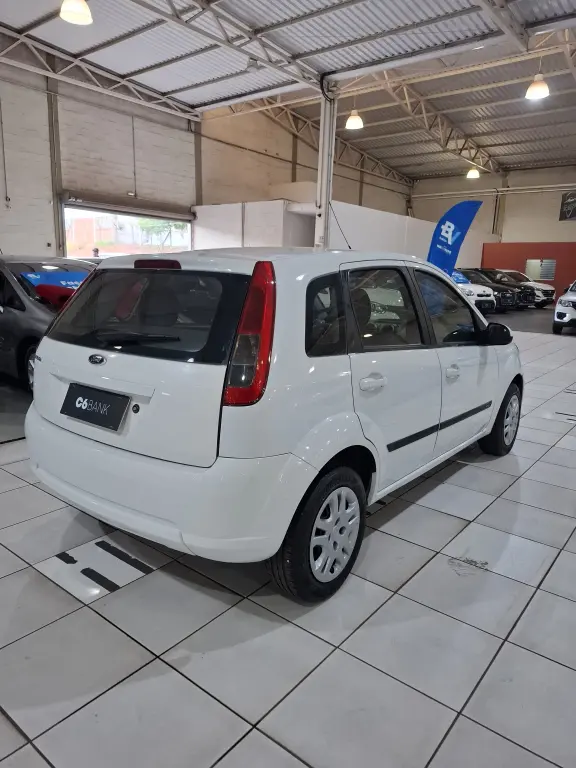 FORD Fiesta Hatch - Foto