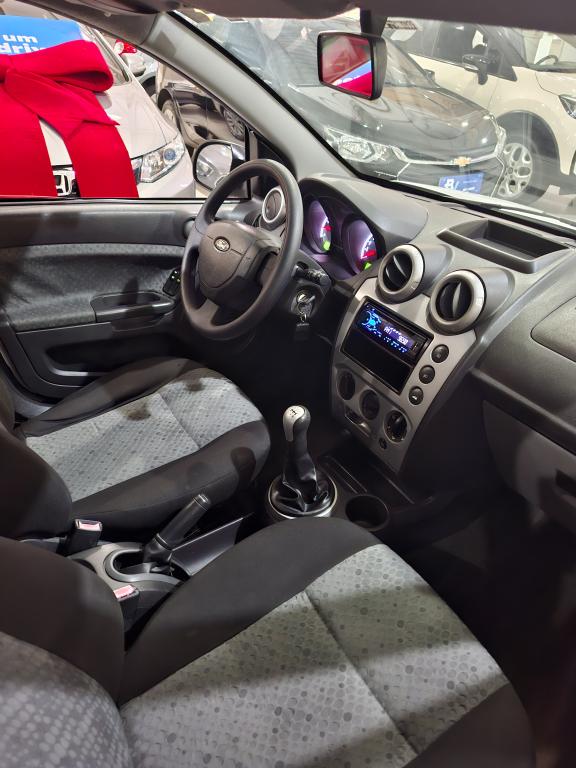 FORD Fiesta Hatch - Foto