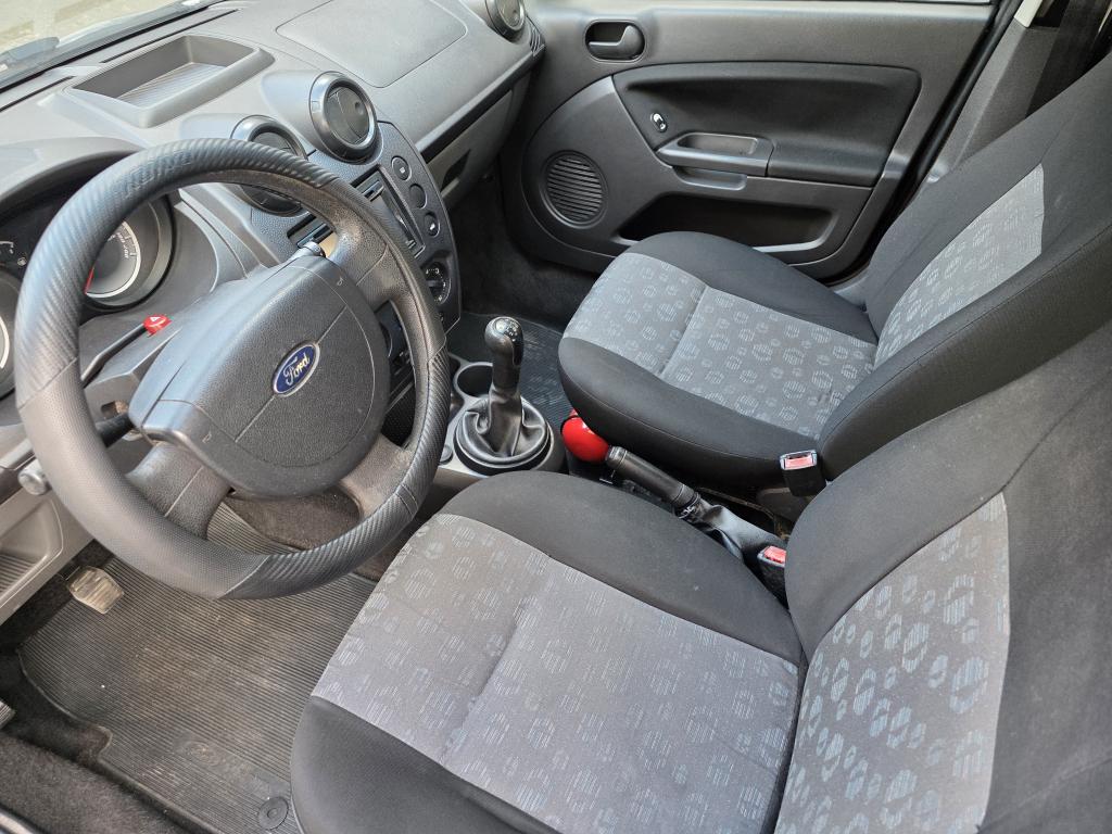 FORD Fiesta Hatch - Foto