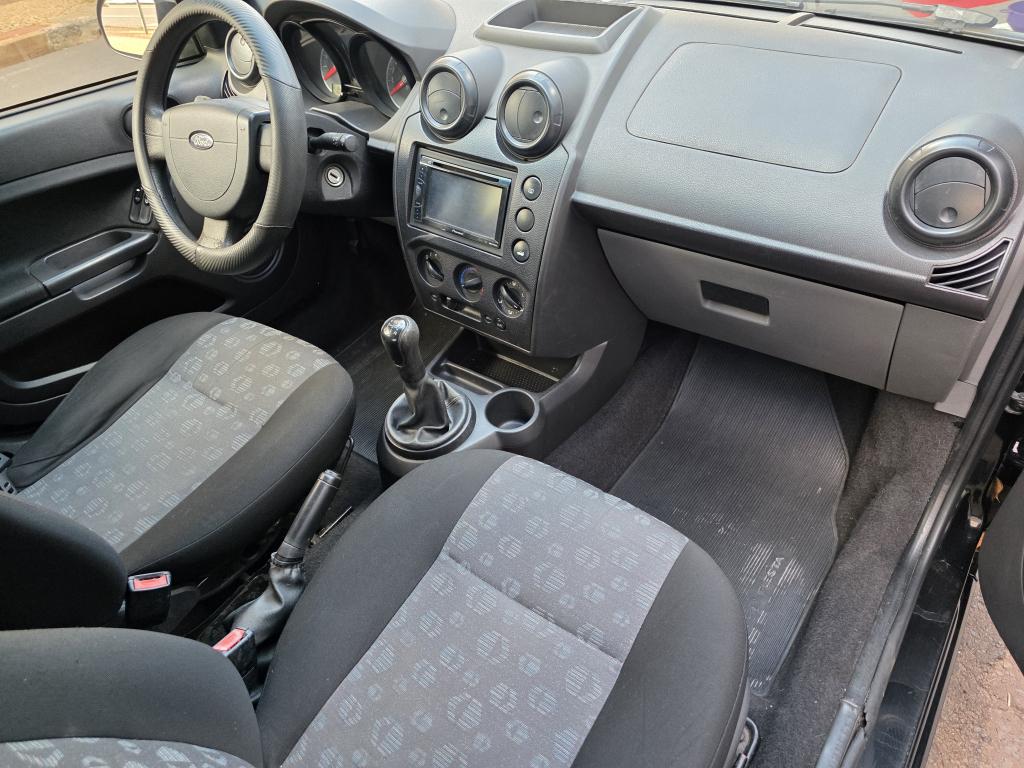 FORD Fiesta Hatch - Foto