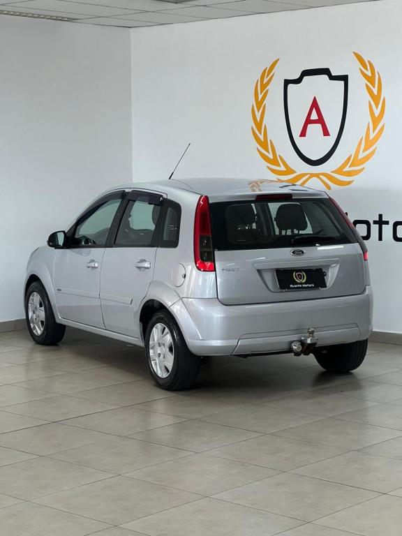 FORD Fiesta Hatch - Foto