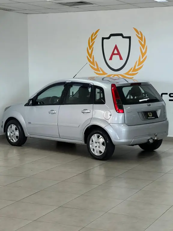 FORD Fiesta Hatch - Foto