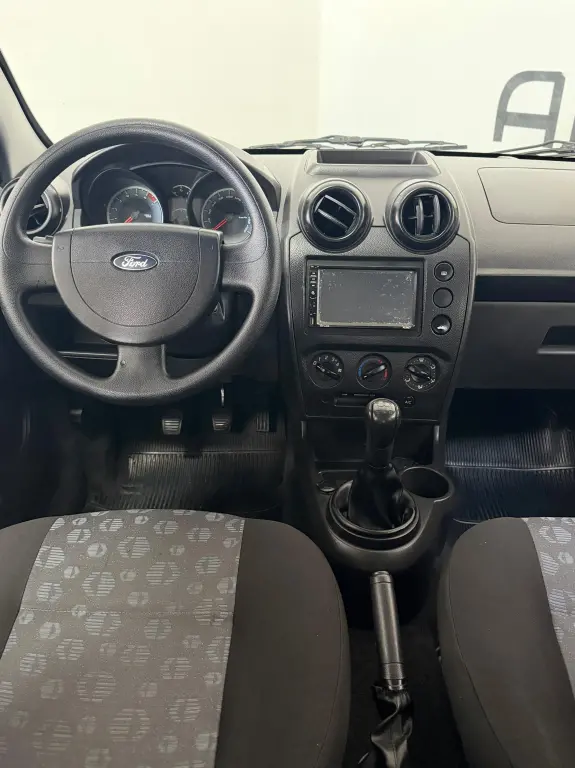 FORD Fiesta Hatch - Foto