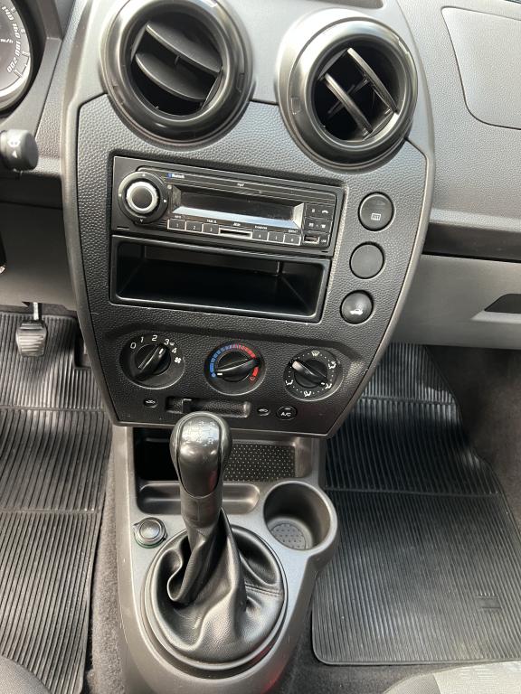 FORD Fiesta Hatch - Foto