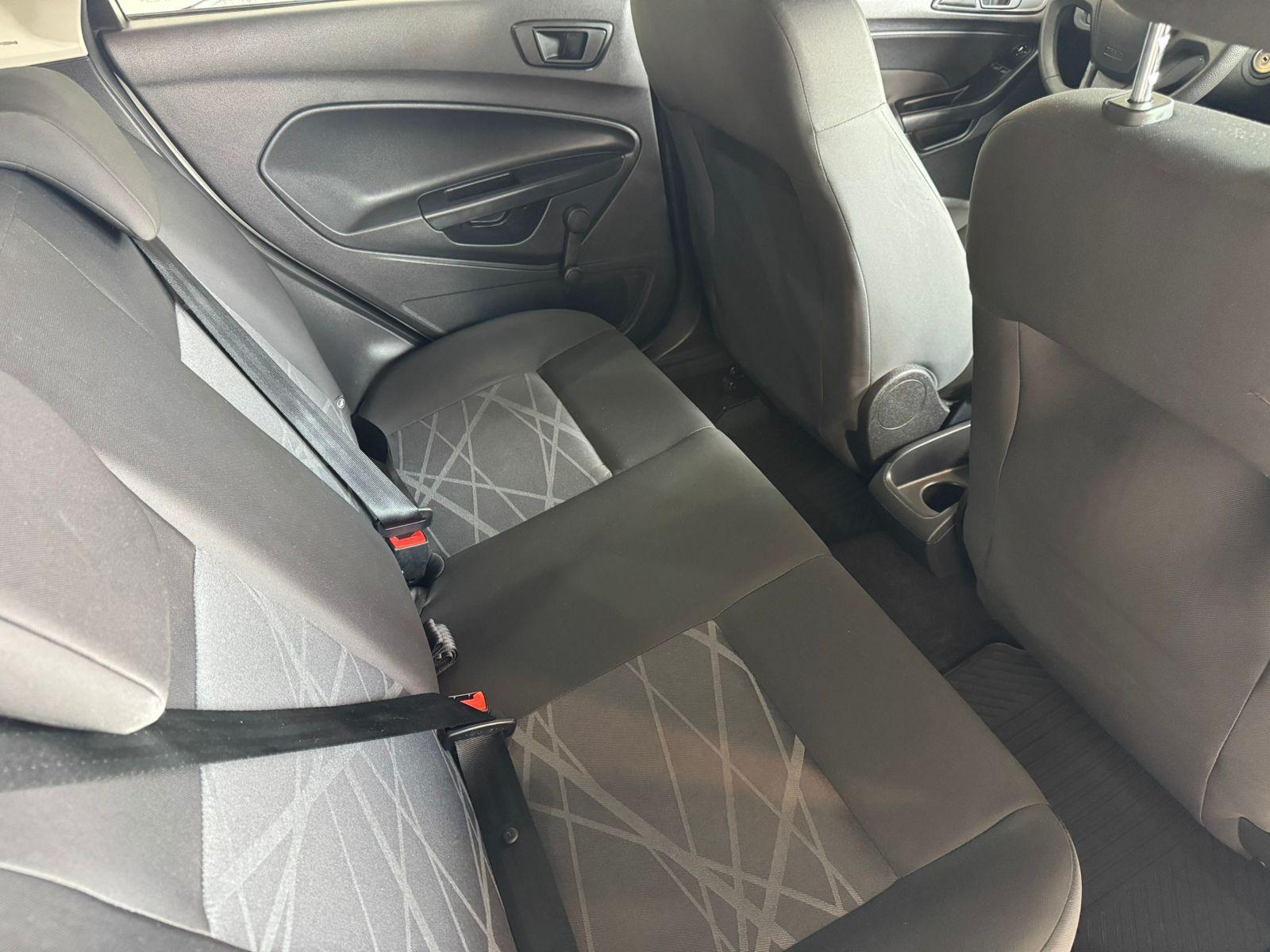 FORD Fiesta Hatch - Foto