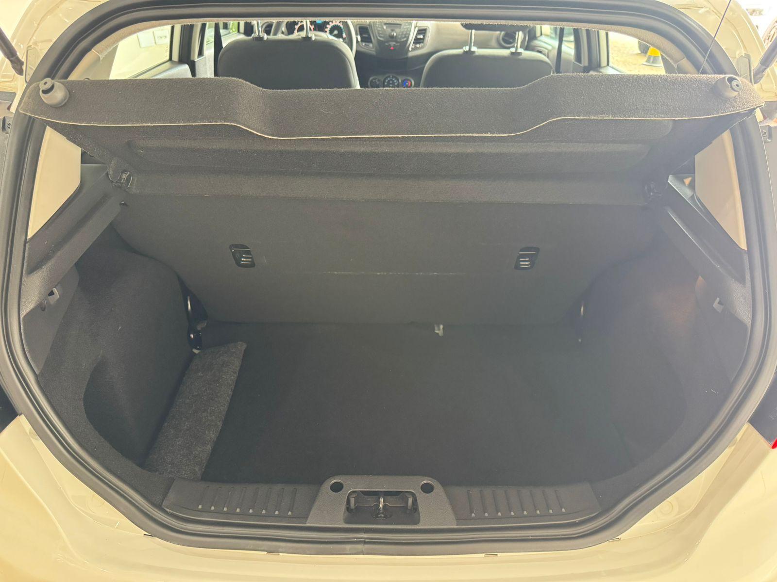 FORD Fiesta Hatch - Foto