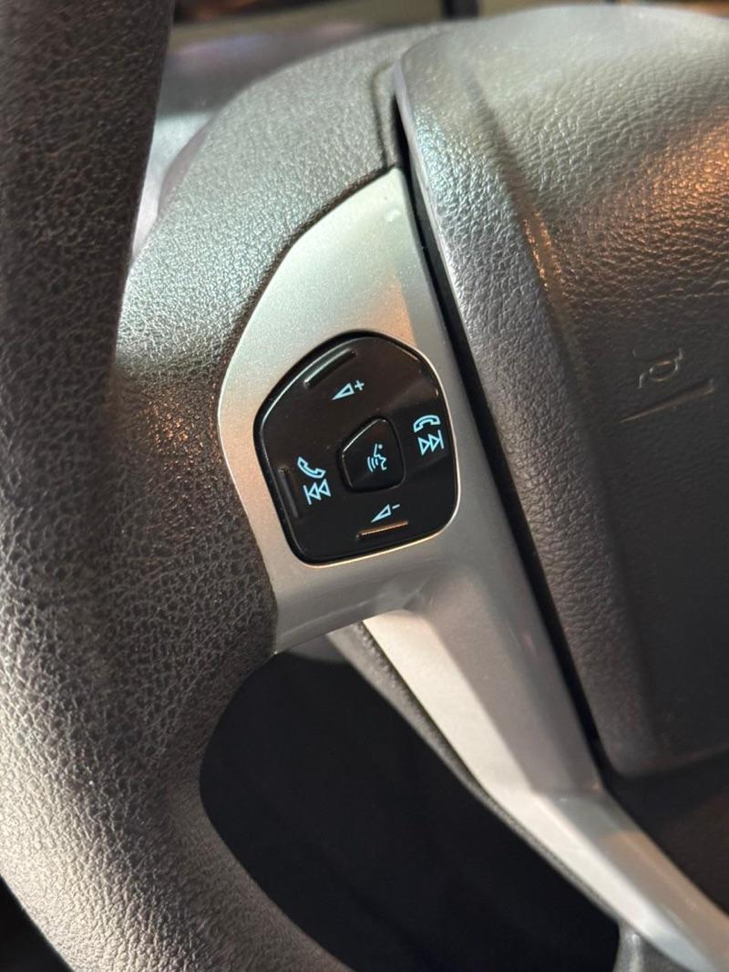 FORD Fiesta Hatch - Foto