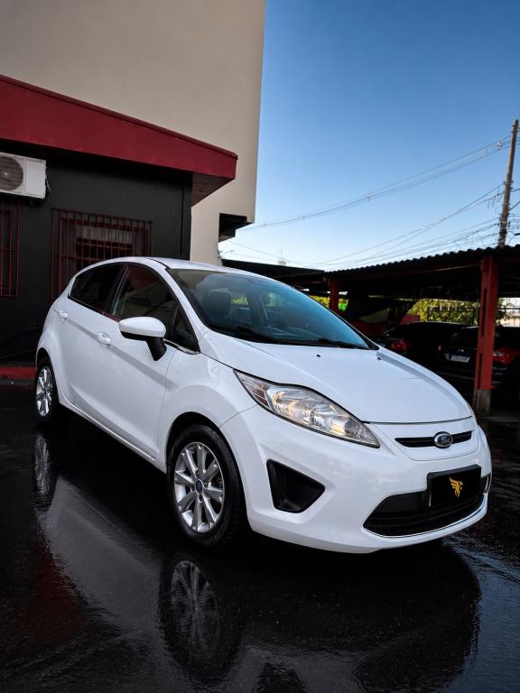 FORD Fiesta Hatch - Foto