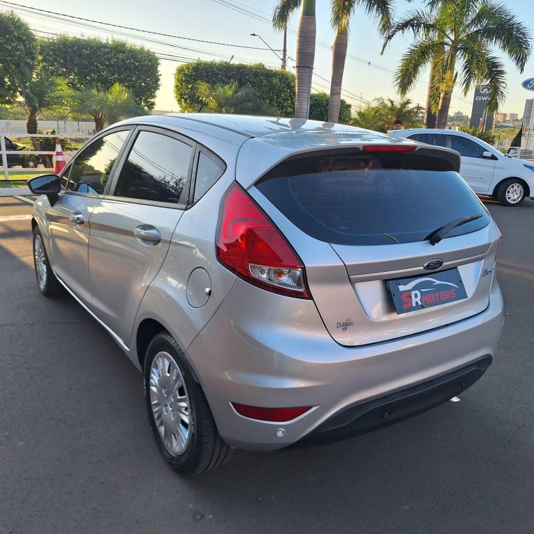 FORD Fiesta Hatch - Foto