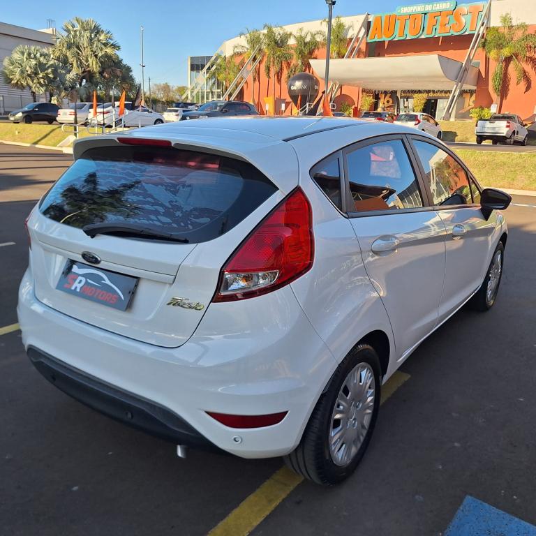 FORD Fiesta Hatch - Foto