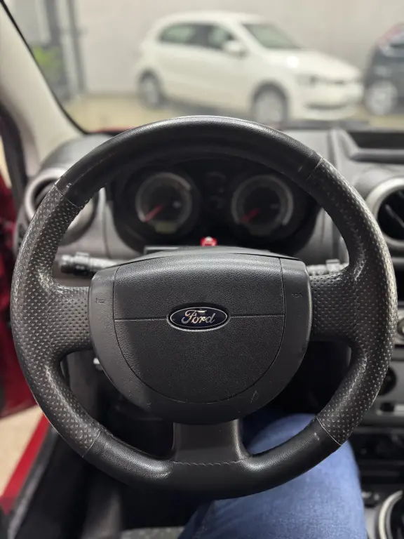 FORD Fiesta Hatch - Foto