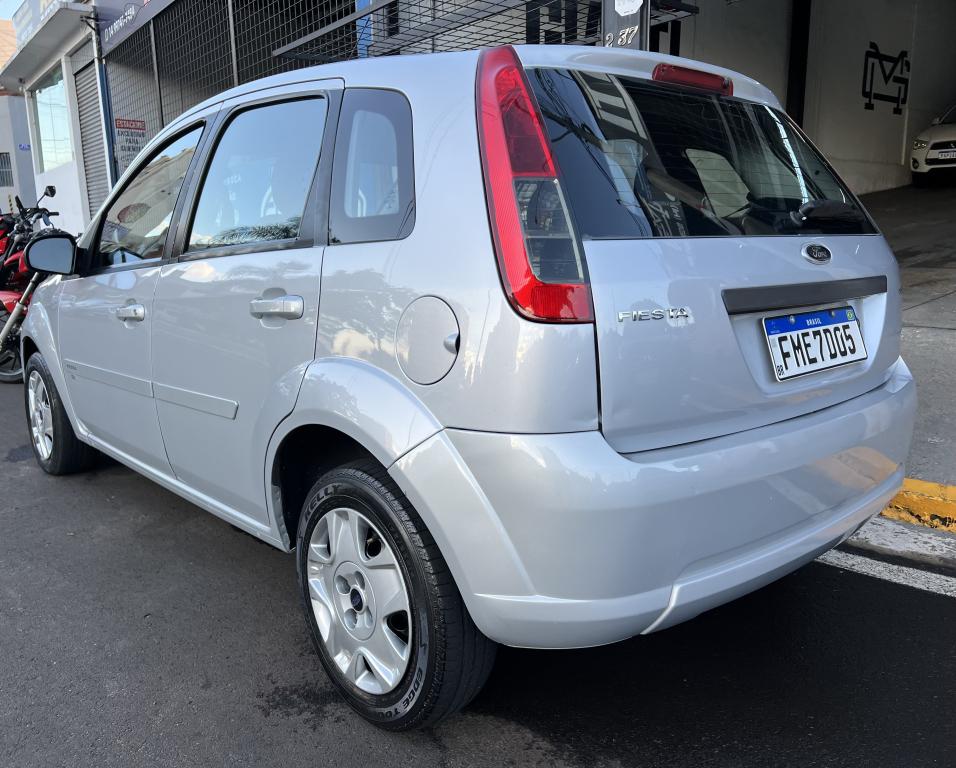 FORD Fiesta Hatch - Foto