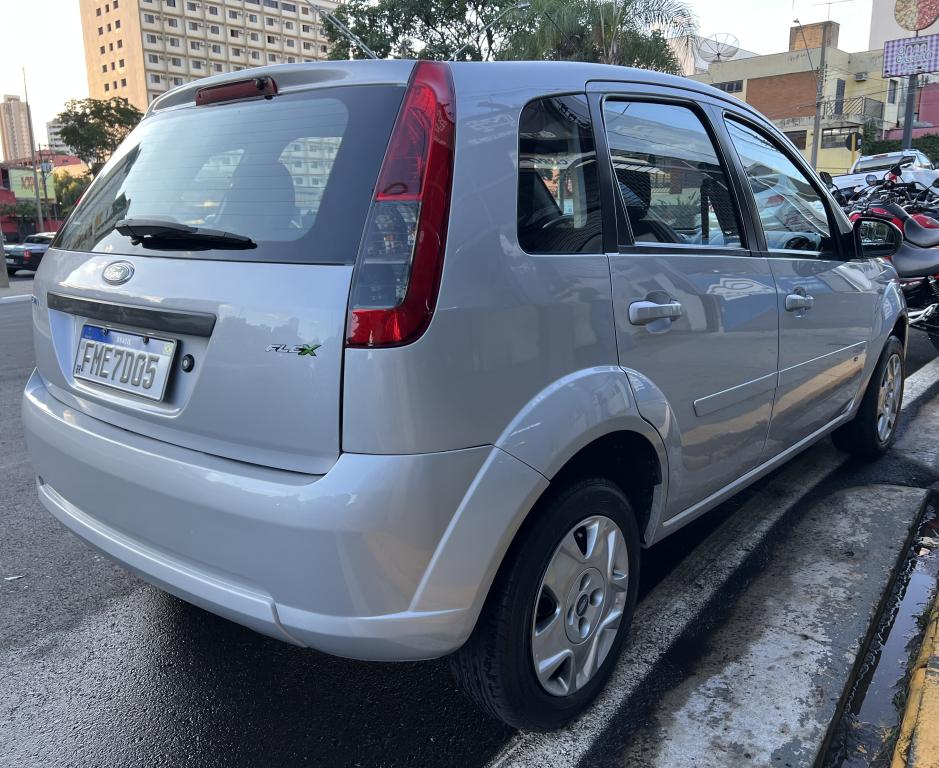 FORD Fiesta Hatch - Foto