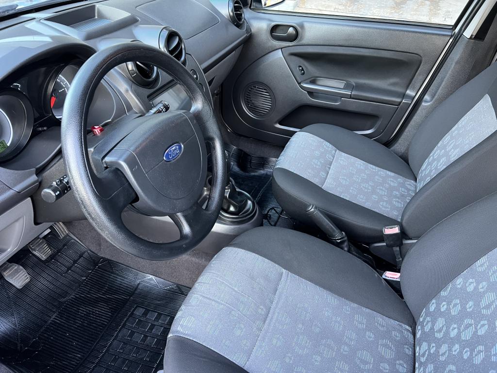 FORD Fiesta Hatch - Foto