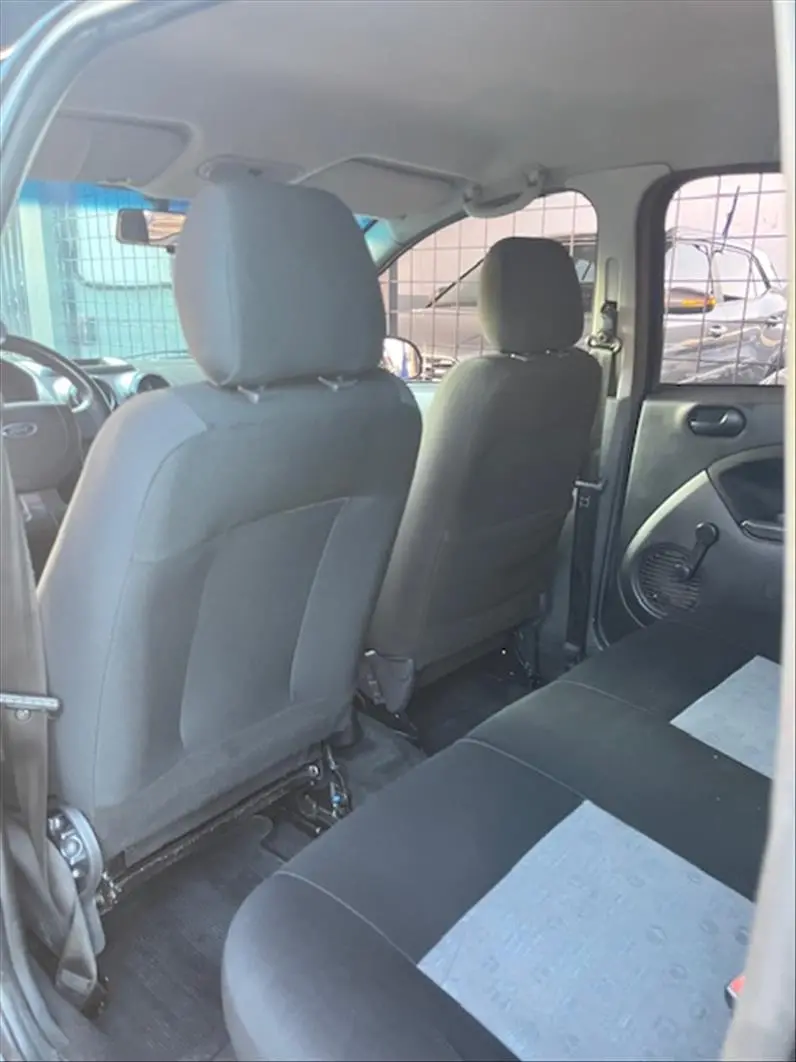 FORD Fiesta Hatch - Foto