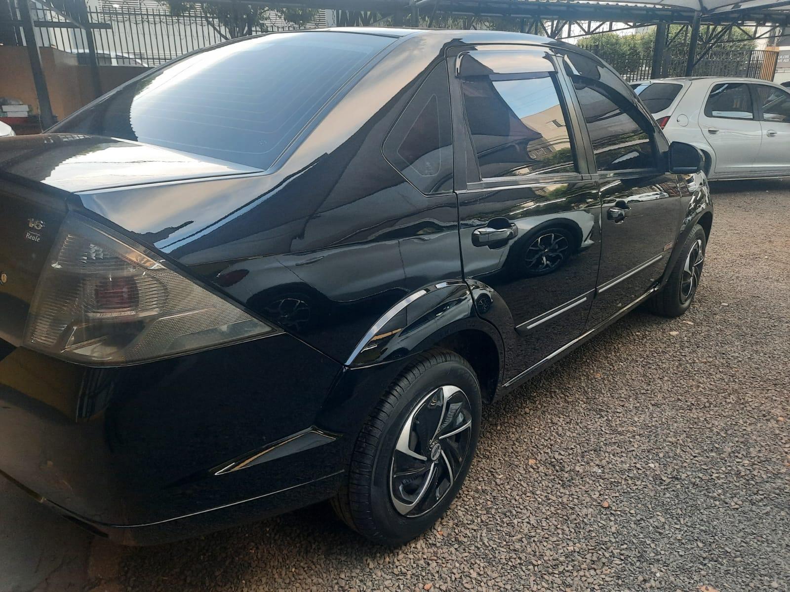 FORD Fiesta Hatch - Foto