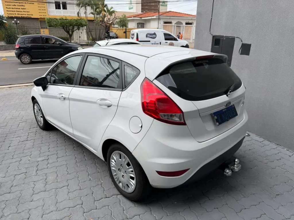 FORD Fiesta Hatch - Foto