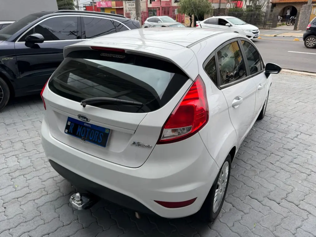 FORD Fiesta Hatch - Foto