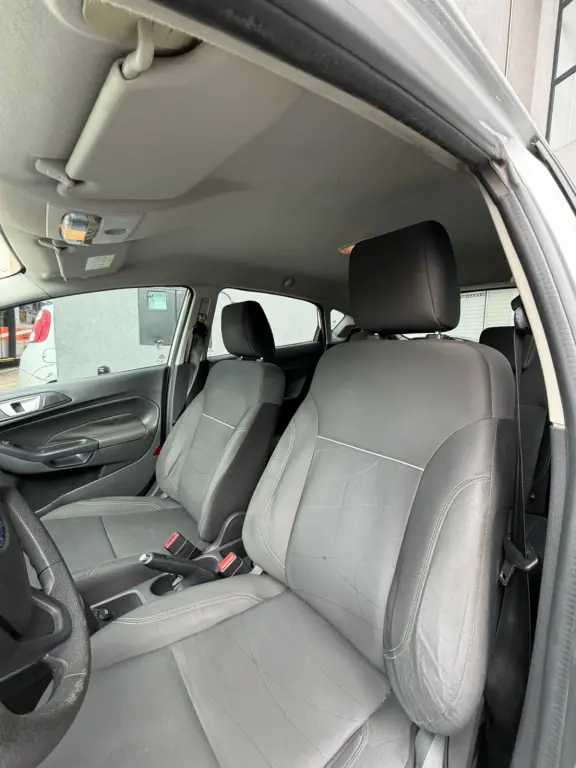 FORD Fiesta Hatch - Foto