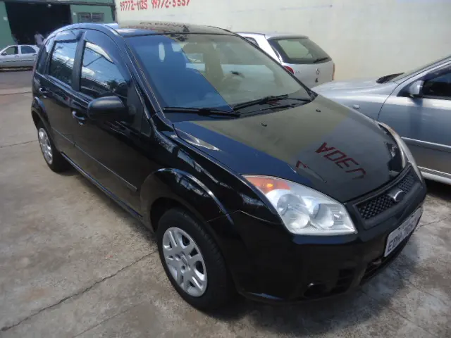 FORD Fiesta Hatch - Foto