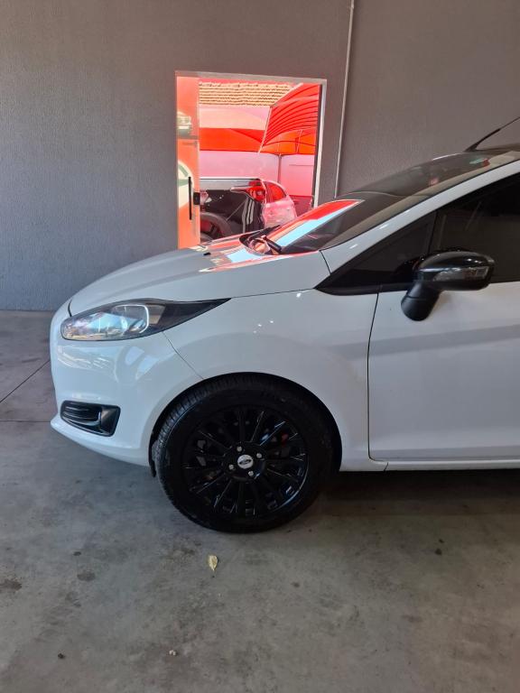 FORD Fiesta Hatch - Foto