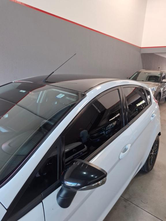 FORD Fiesta Hatch - Foto