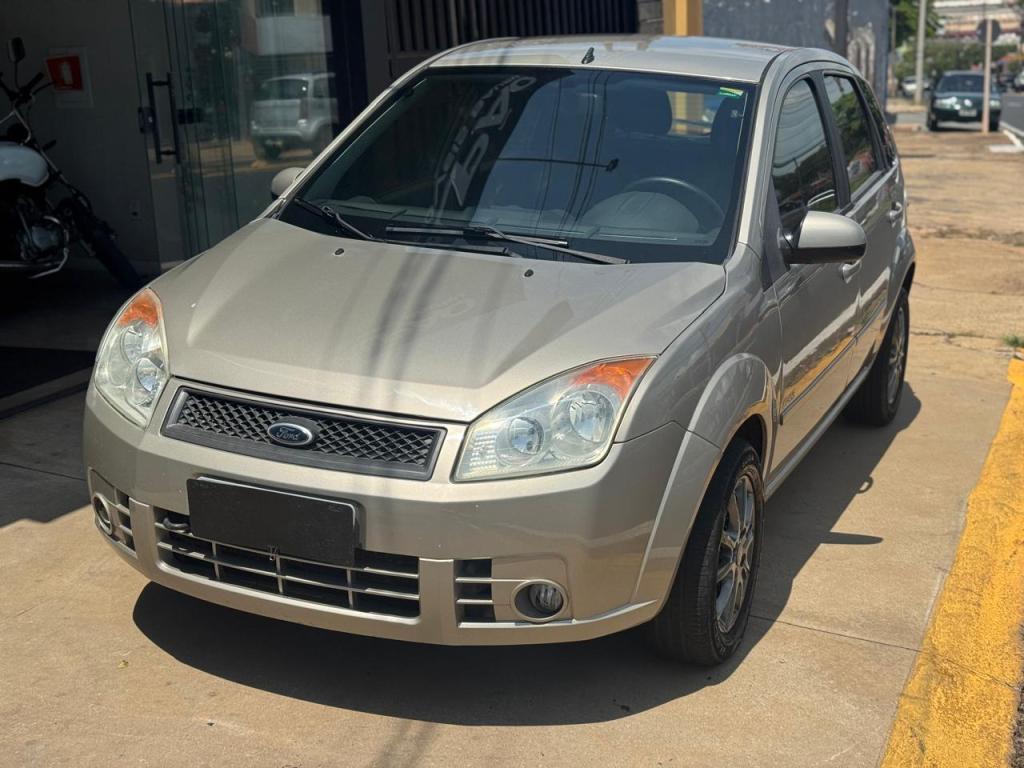 FORD Fiesta Hatch - Foto