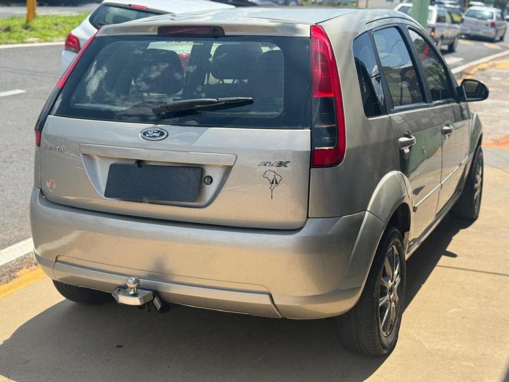 FORD Fiesta Hatch - Foto