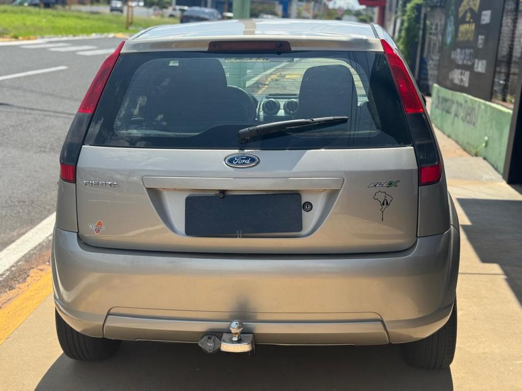 FORD Fiesta Hatch - Foto