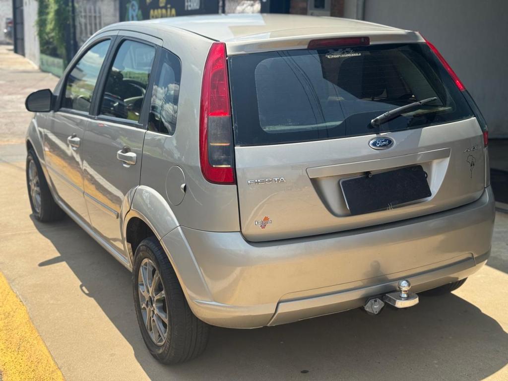 FORD Fiesta Hatch - Foto