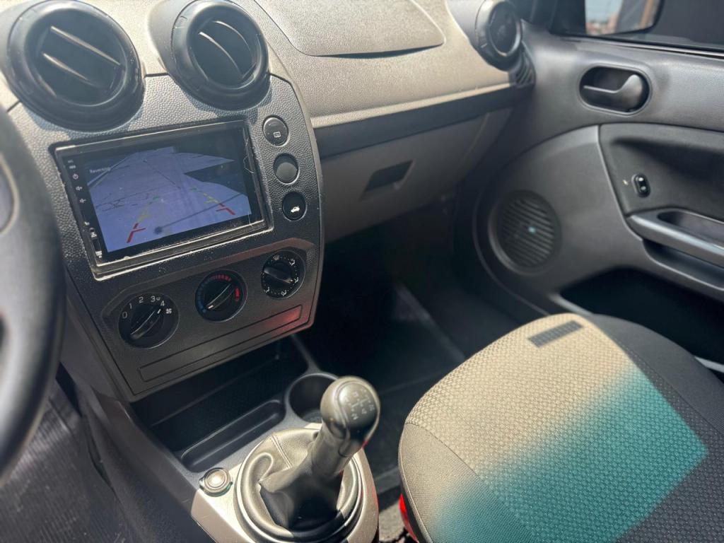 FORD Fiesta Hatch - Foto