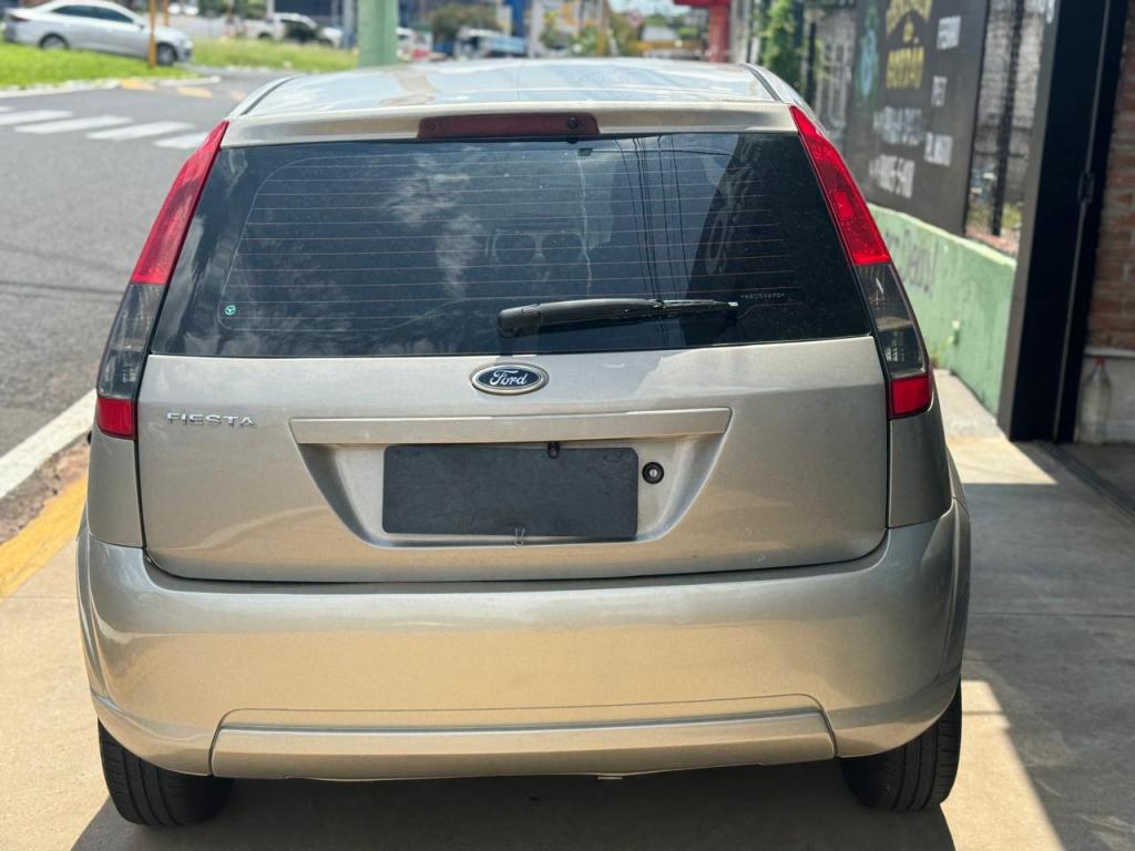 FORD Fiesta Hatch - Foto