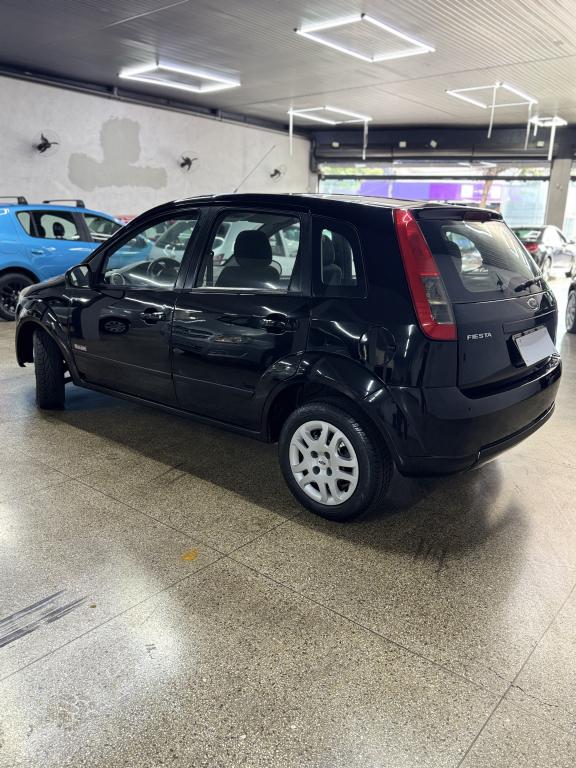 FORD Fiesta Hatch - Foto