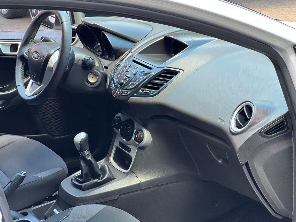 FORD Fiesta Hatch - Foto