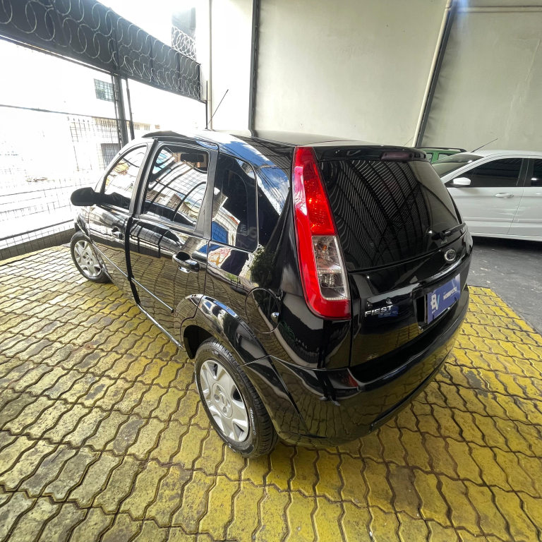 FORD Fiesta Hatch - Foto