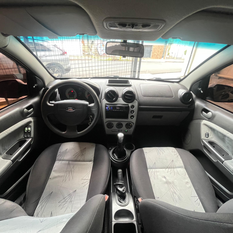 FORD Fiesta Hatch - Foto