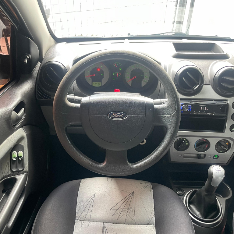 FORD Fiesta Hatch - Foto