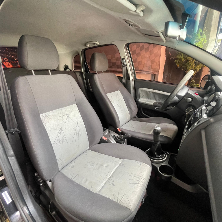 FORD Fiesta Hatch - Foto