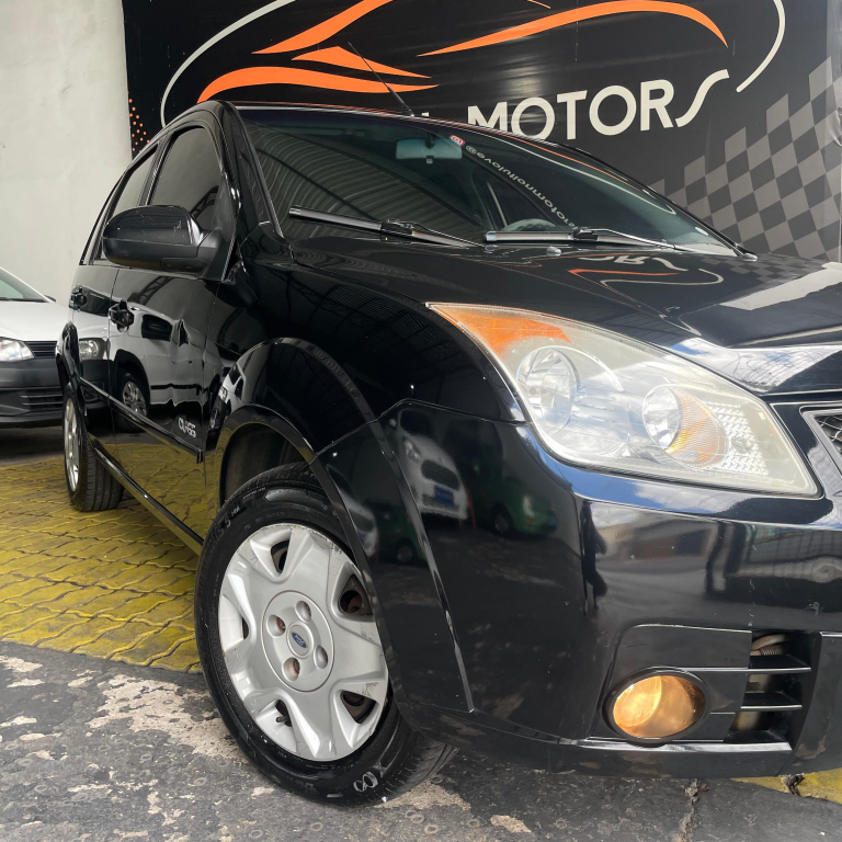 FORD Fiesta Hatch - Foto