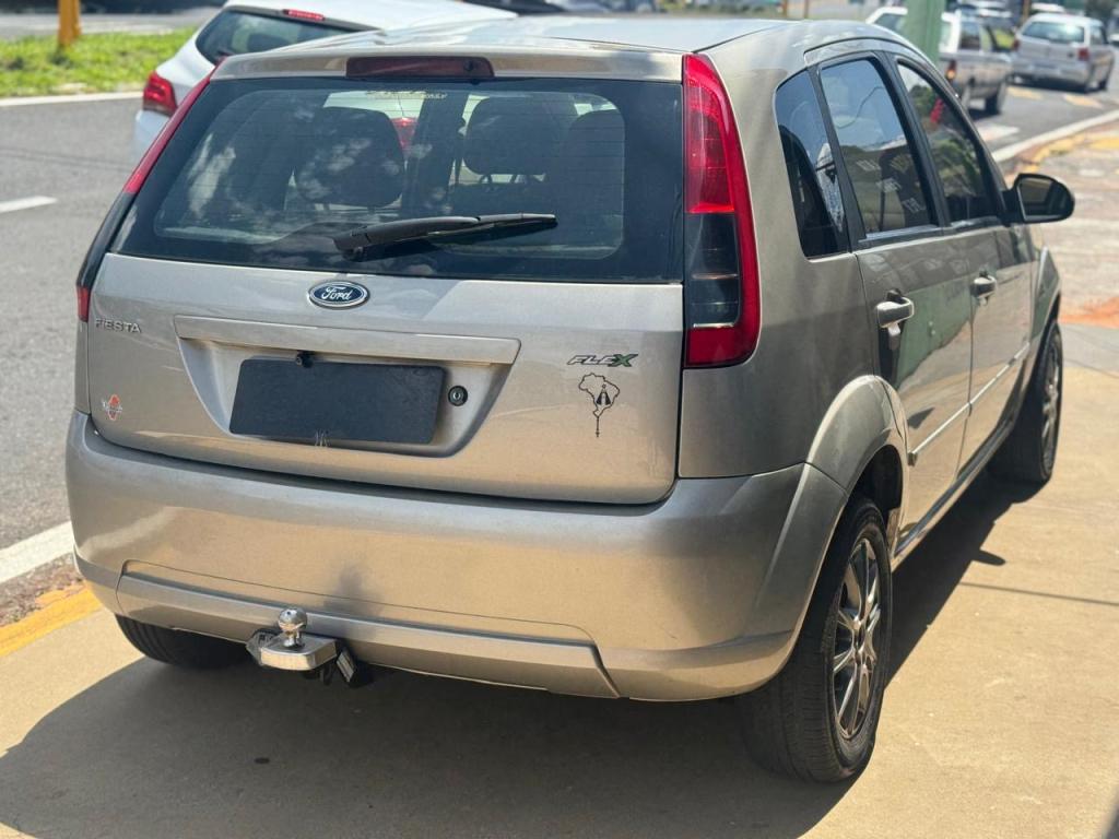 FORD Fiesta Hatch - Foto