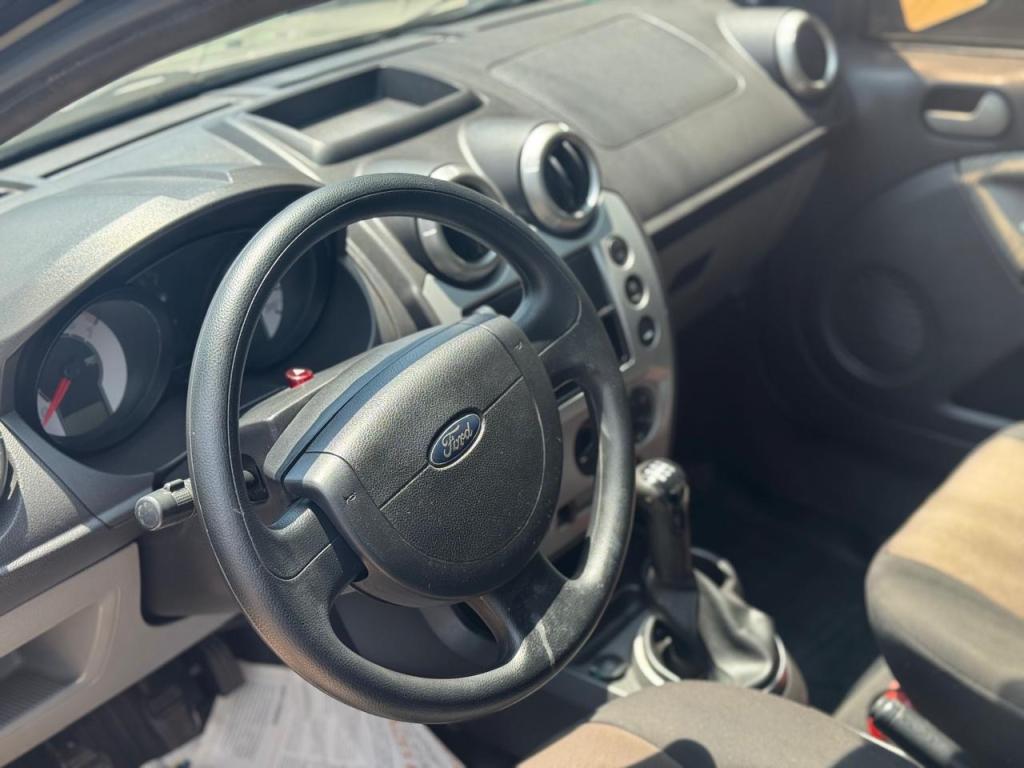 FORD Fiesta Hatch - Foto