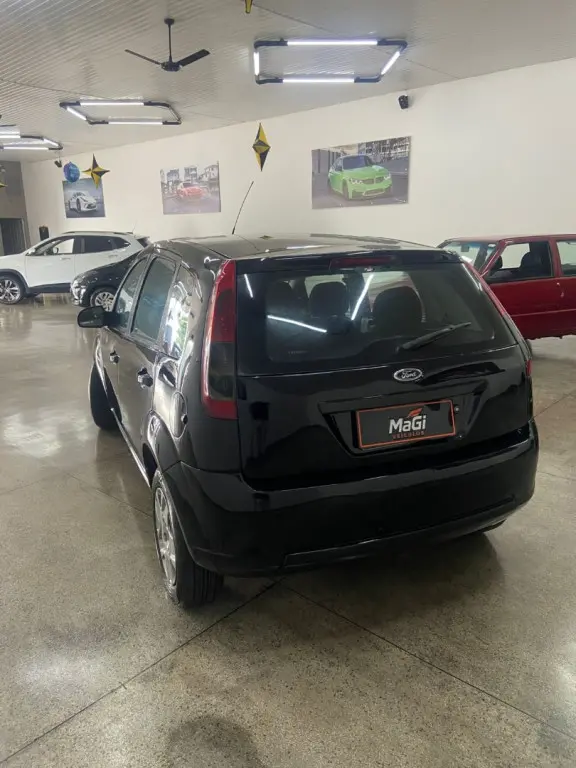 FORD Fiesta Hatch - Foto