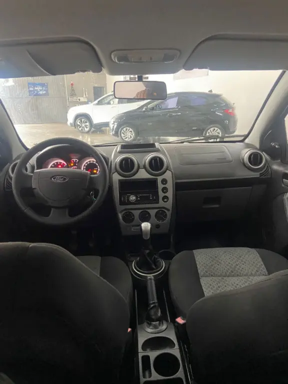 FORD Fiesta Hatch - Foto