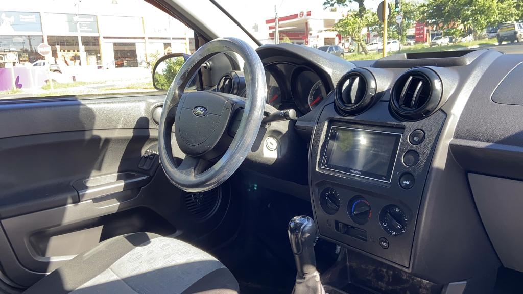 FORD Fiesta Hatch - Foto