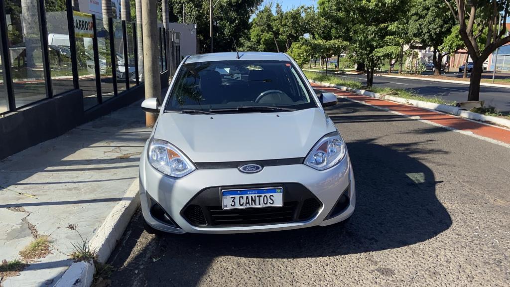 FORD Fiesta Hatch - Foto