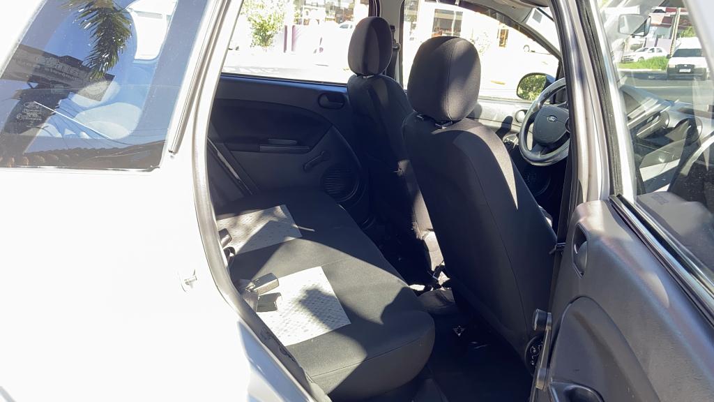 FORD Fiesta Hatch - Foto