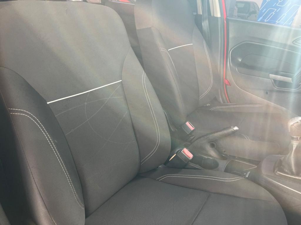 FORD Fiesta Hatch - Foto