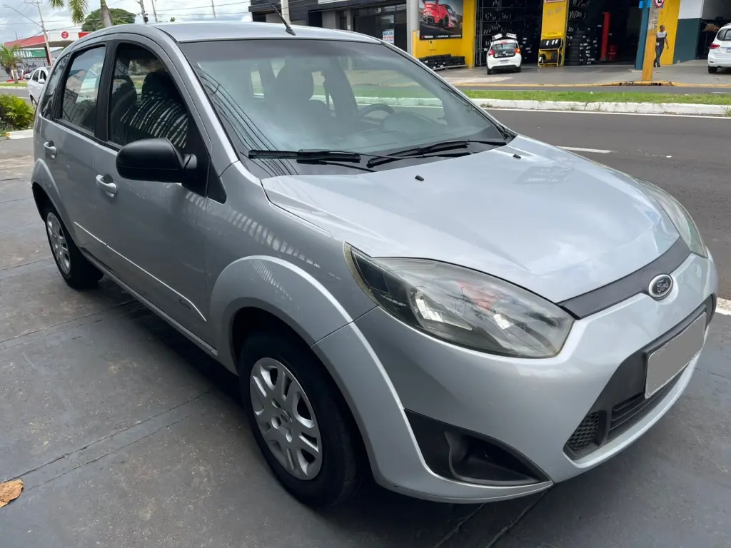 FORD Fiesta Hatch - Foto